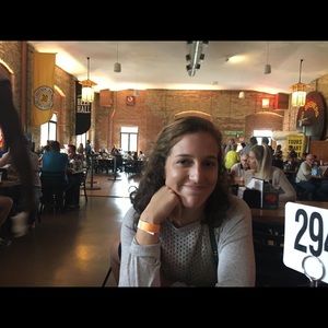 Meet your Posher, Claire